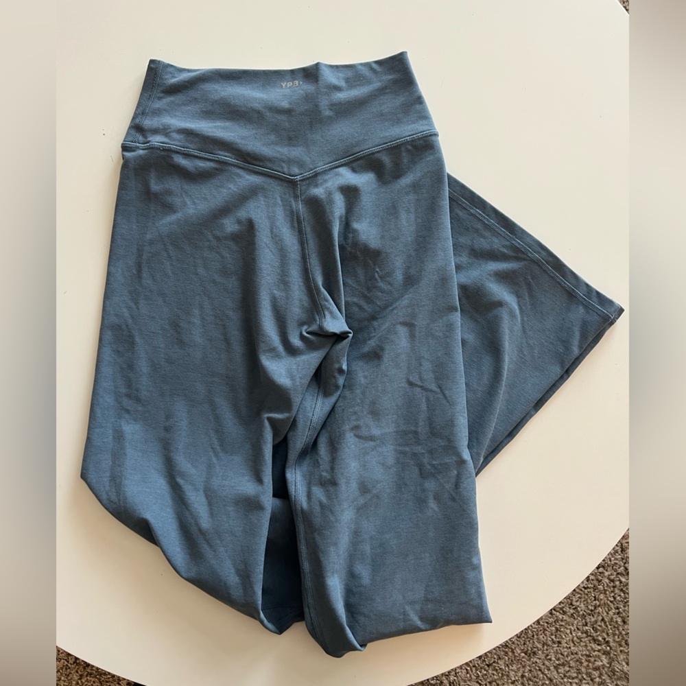 Abercrombie and Fitch everyday soft curve love leggings size small